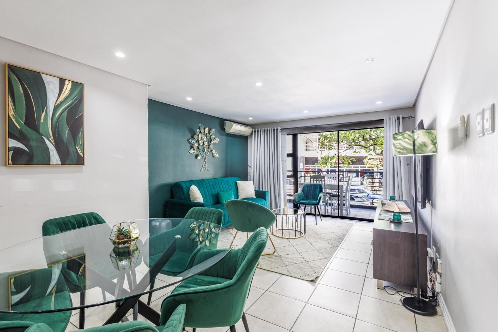 Diamond Umhlanga W Balcony & Rooftop Pool *